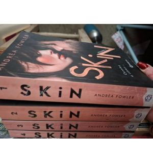 SKIN 4 volume Andrea Fowler